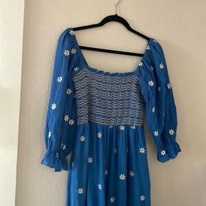 Muslin / gauze dress size L blue with daisies